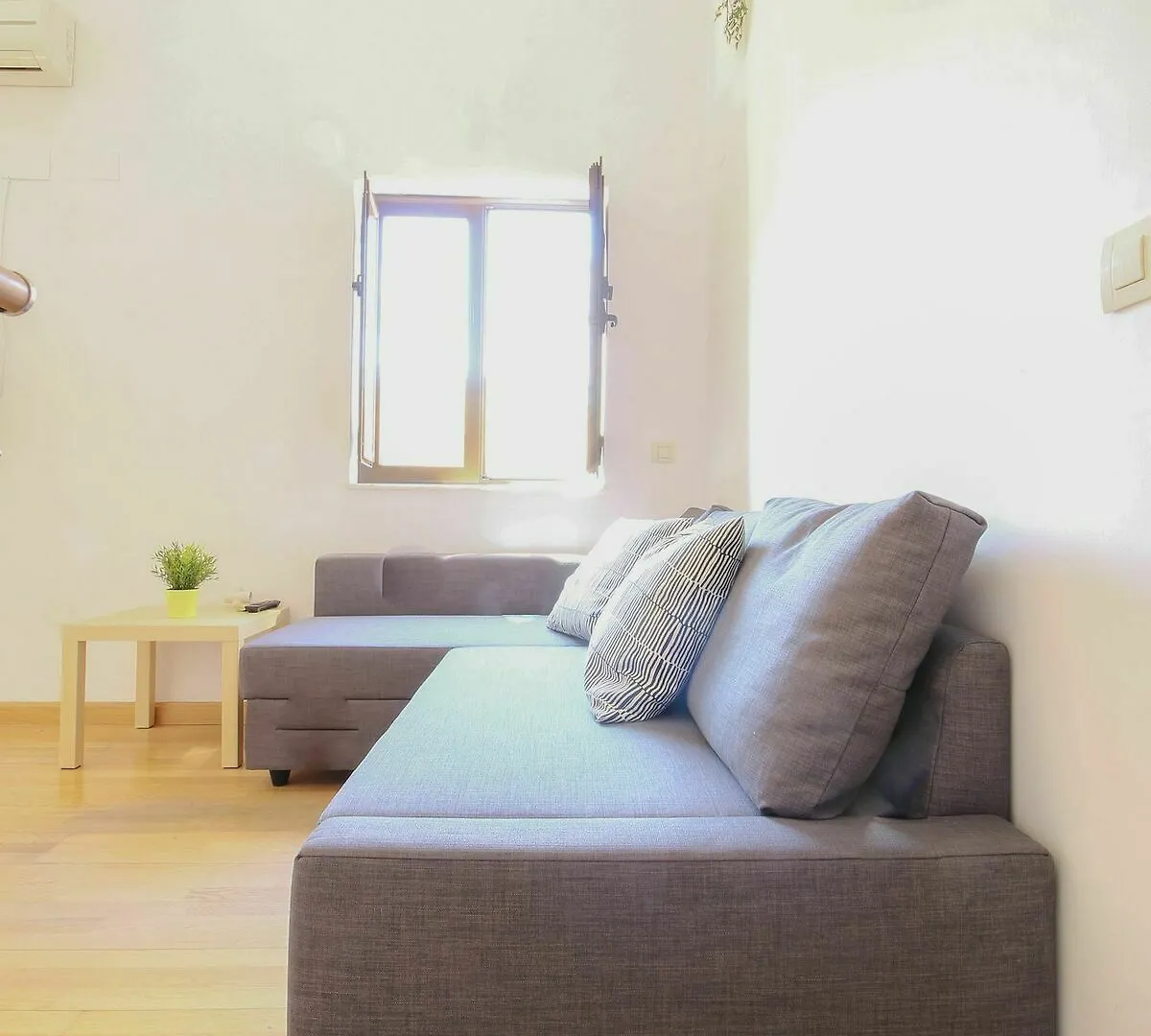 Deluxe Apartment Parras Seville Spain